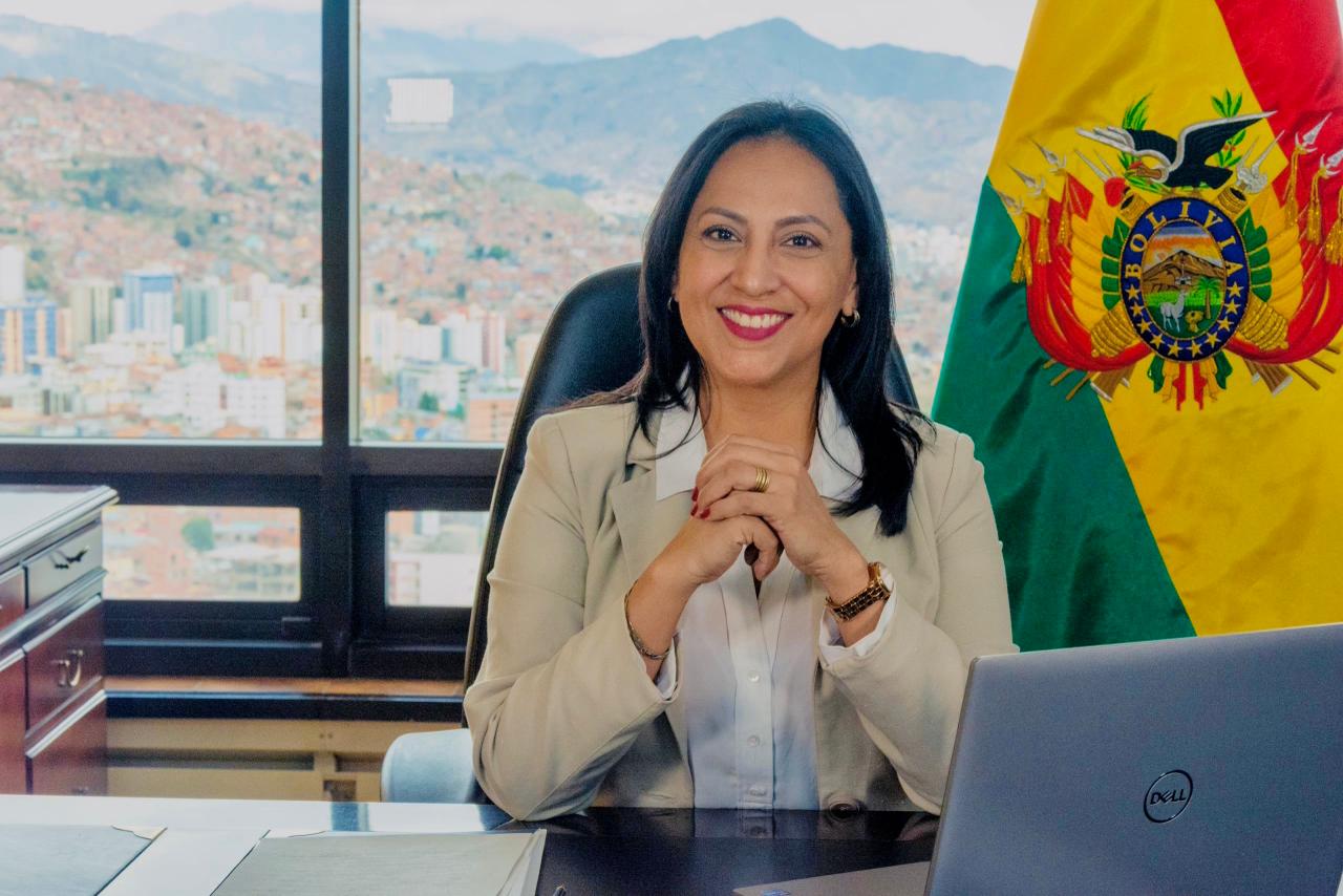 Claudia-pacheco-profesional-destacada-bolivia-2026-emprendimientos-bolivia